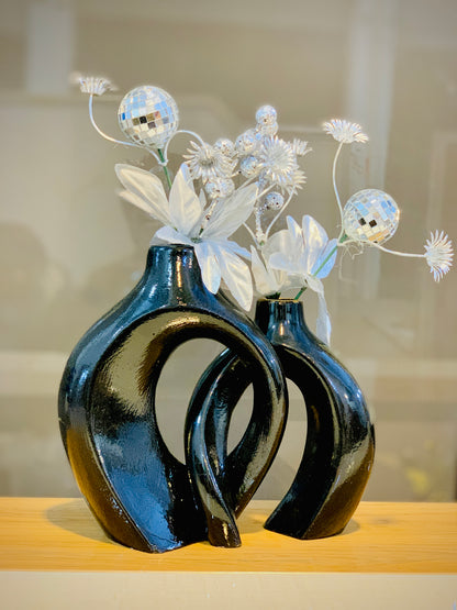 Couple Vase (Set of 2 Pieces) With Flowers