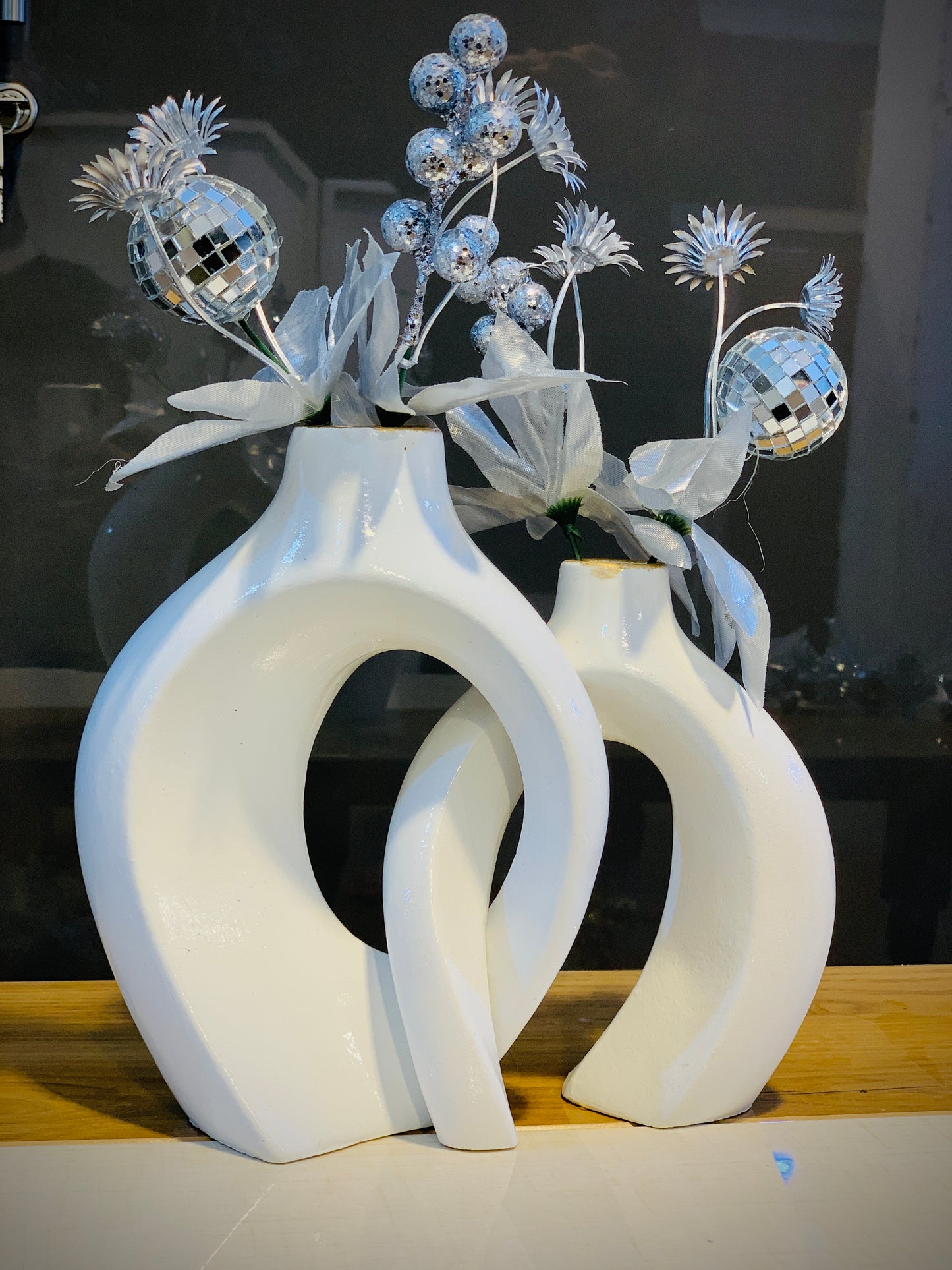 Couple Vase (Set of 2 Pieces) With Flowers